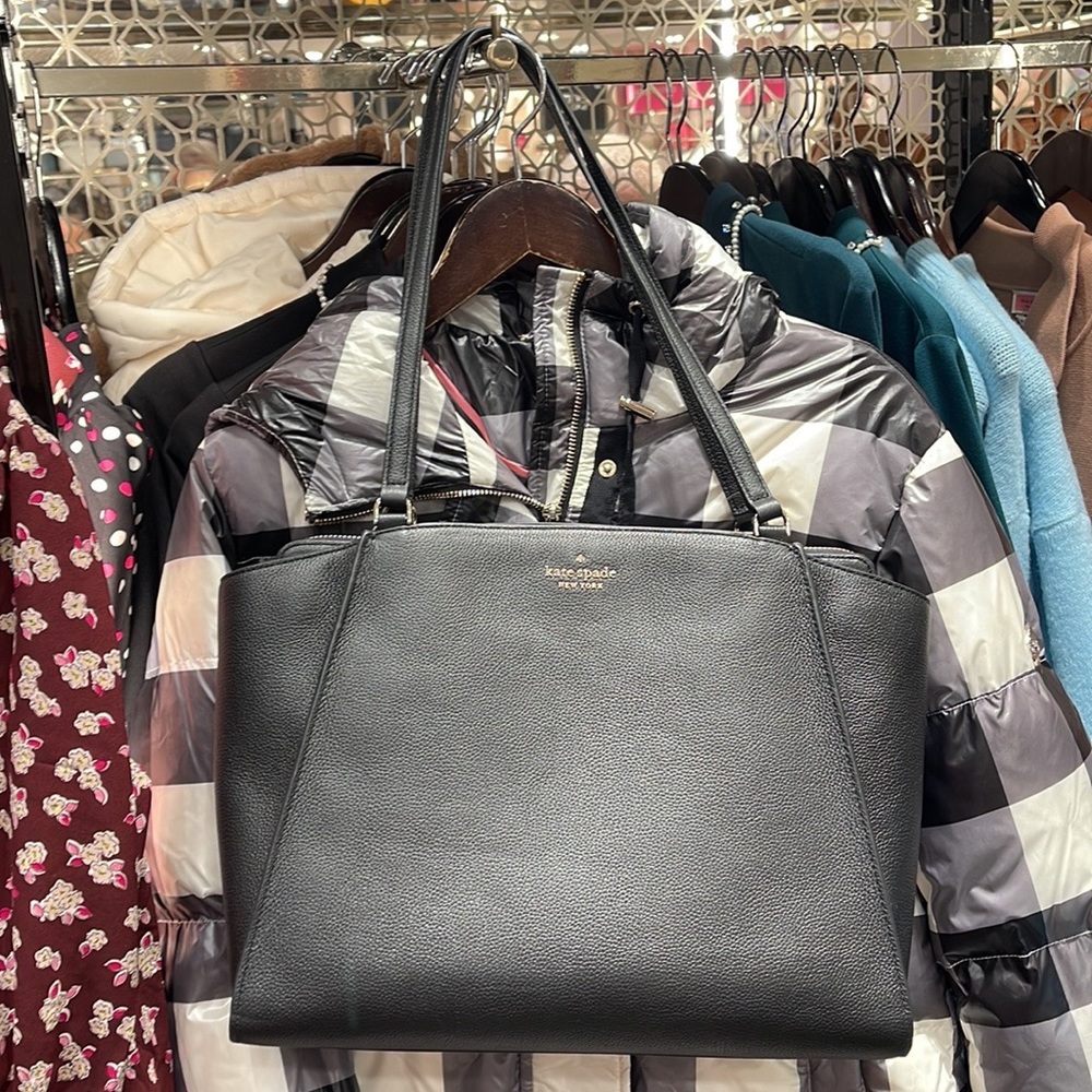 Kate Spade Brim Laptop Tote
COLOR:
Black - Picture 6 of 16